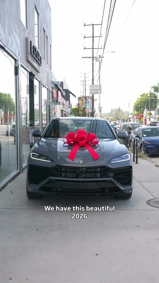 Urus SE · Grigio Telesto — Sold